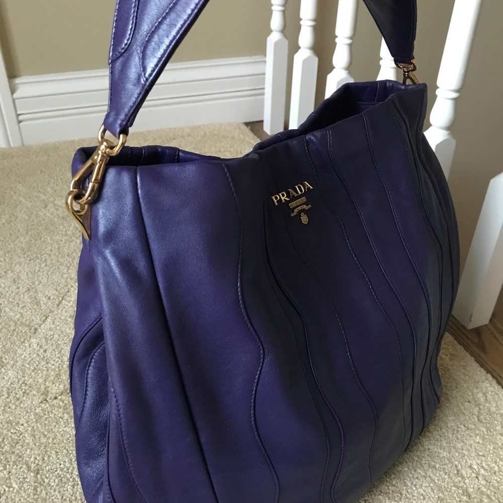 $2K Authentic PRADA Leather Handbag - Picture 2 of 8